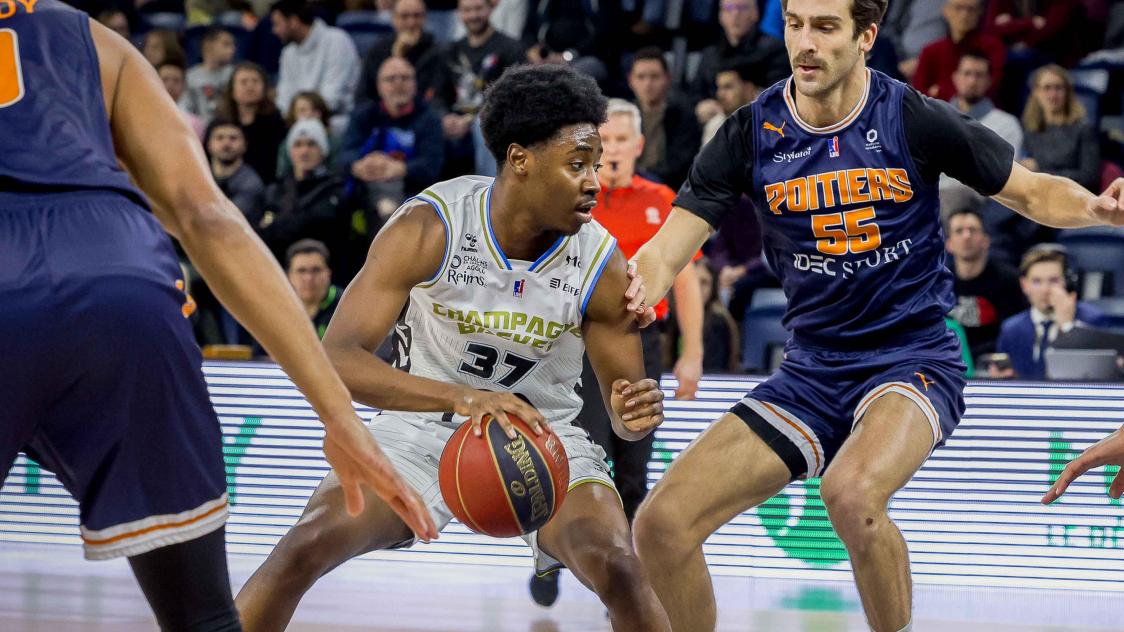 Le Champagne Basket s incline de peu contre Poitiers en Pro B